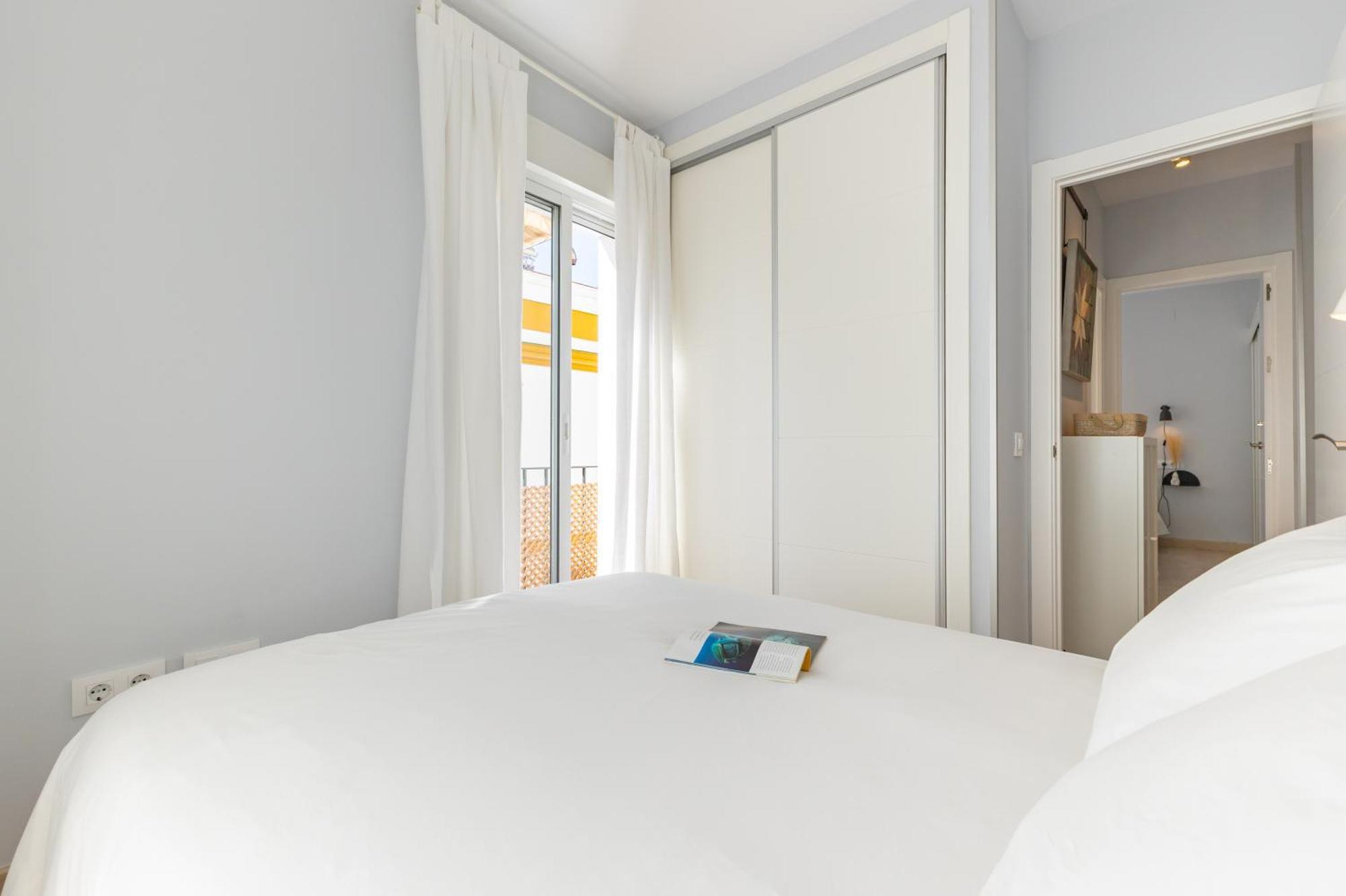 Charming 2 Bedroom Apartment At Iconic Triana Neighborhood By Ocityzen Sevilla Bagian luar foto