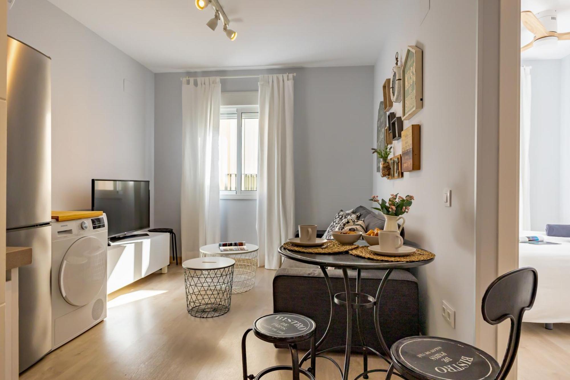Charming 2 Bedroom Apartment At Iconic Triana Neighborhood By Ocityzen Sevilla Bagian luar foto