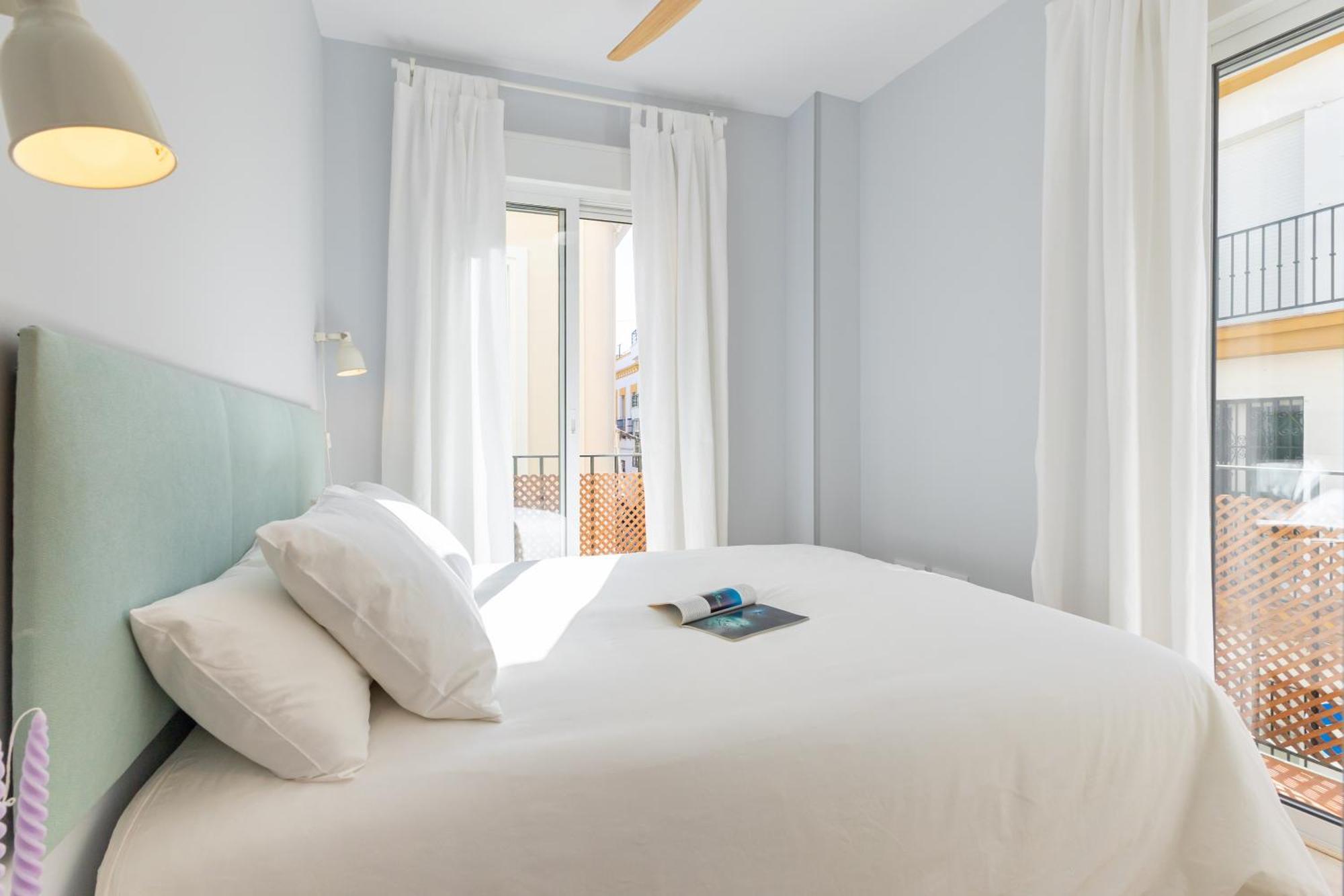 Charming 2 Bedroom Apartment At Iconic Triana Neighborhood By Ocityzen Sevilla Bagian luar foto