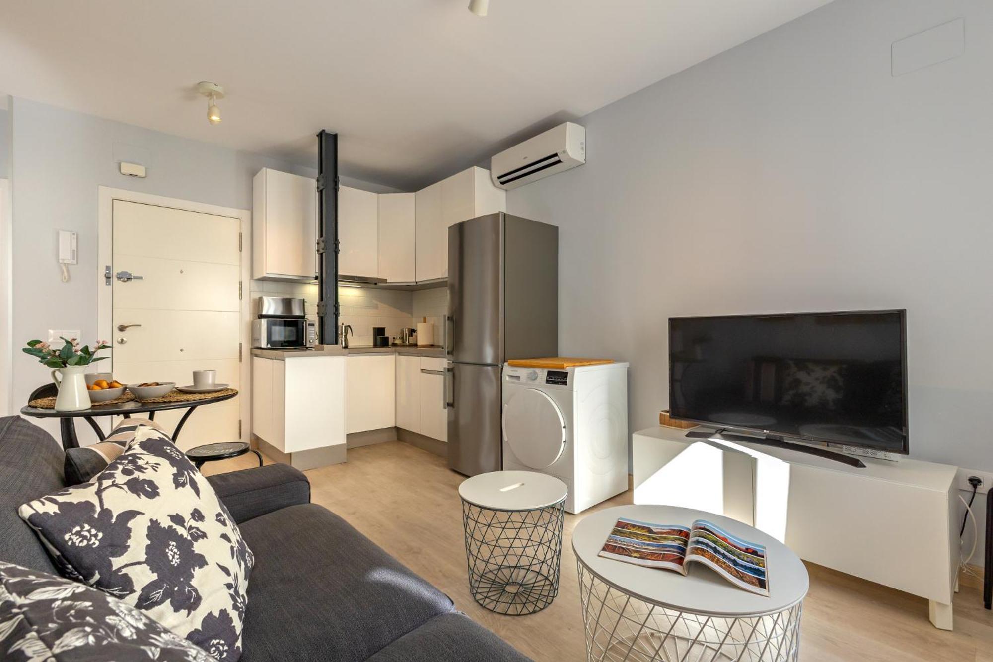 Charming 2 Bedroom Apartment At Iconic Triana Neighborhood By Ocityzen Sevilla Bagian luar foto