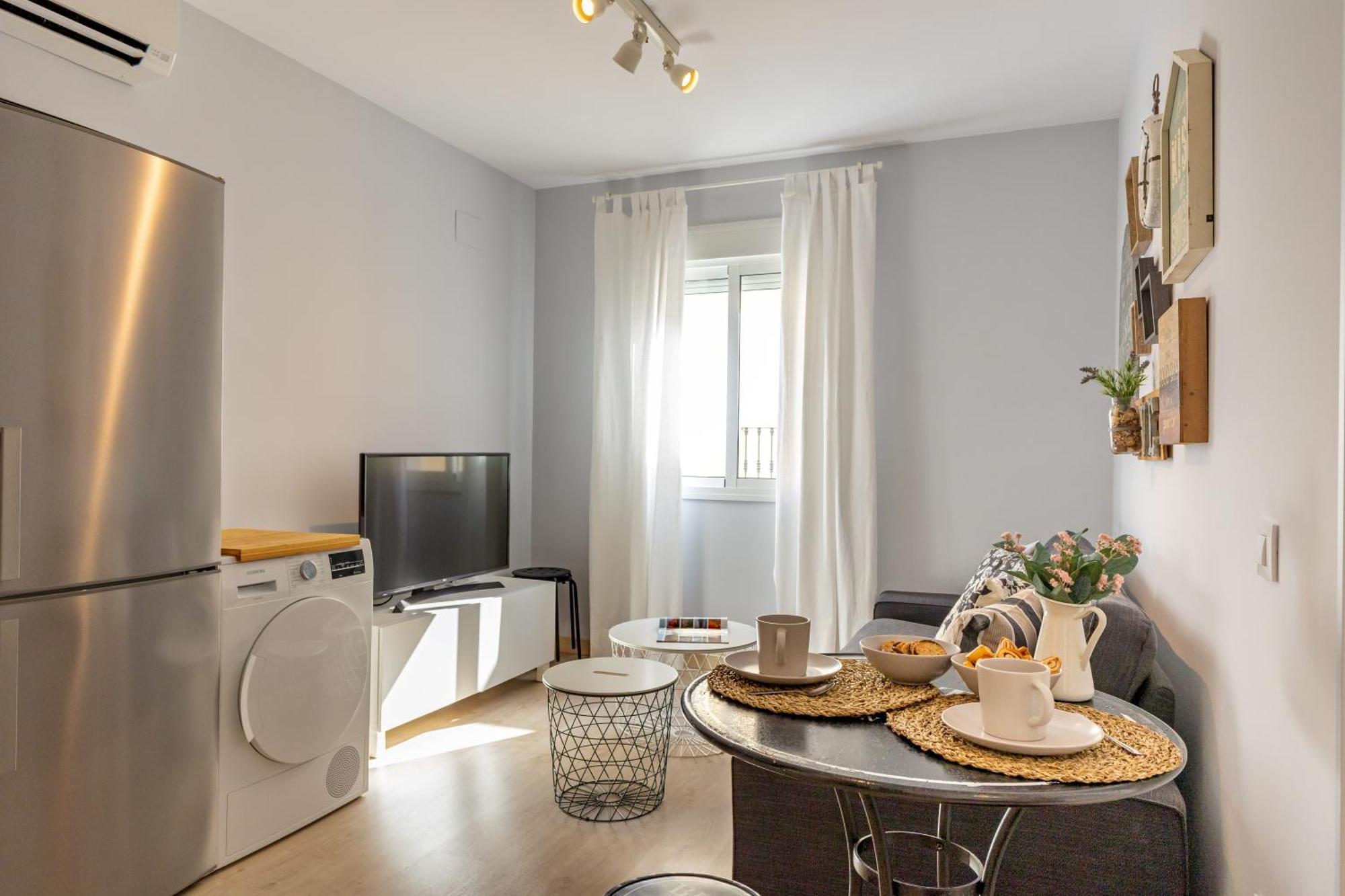 Charming 2 Bedroom Apartment At Iconic Triana Neighborhood By Ocityzen Sevilla Bagian luar foto