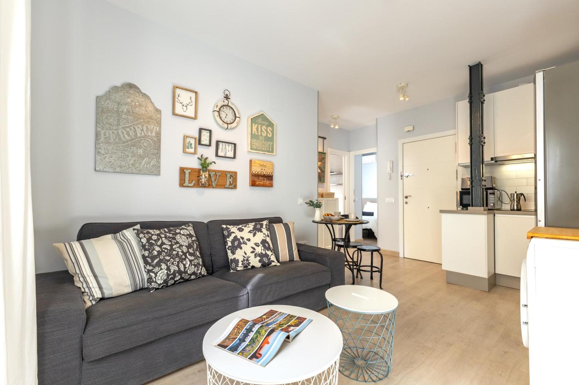 Charming 2 Bedroom Apartment At Iconic Triana Neighborhood By Ocityzen Sevilla Bagian luar foto